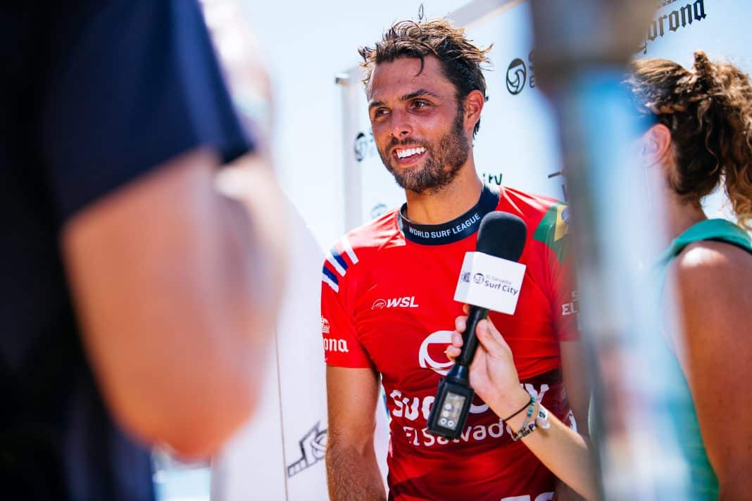 ‘Brasileiro’ pode substituir Gabriel Medina no circuito mundial da WSL