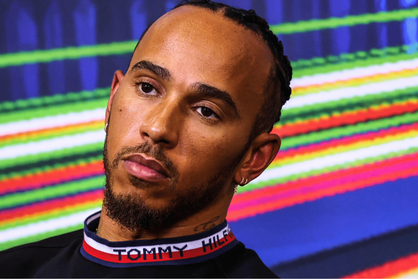 Lewis Hamilton recebe ‘prêmio’ indigesto de ex-piloto da Fórmula 1