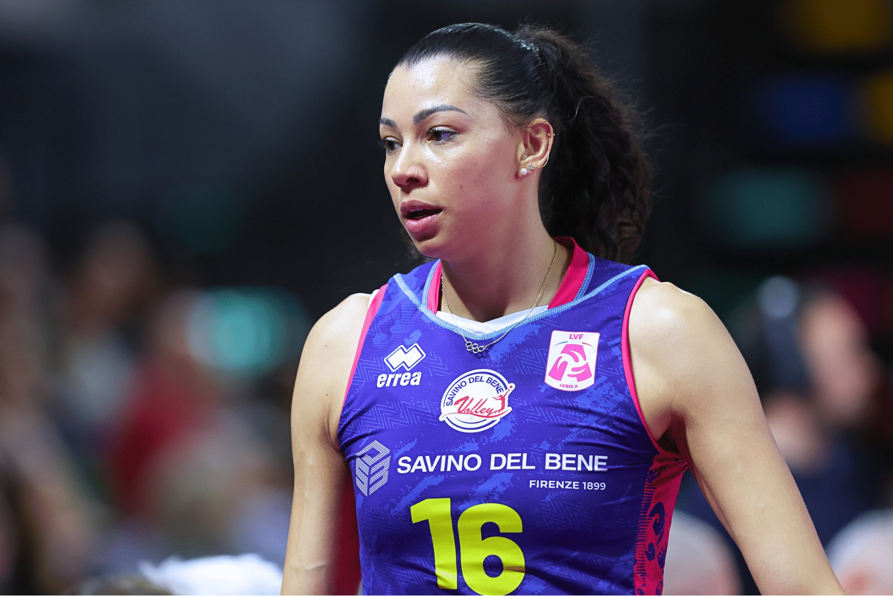 Pode voltar ao Brasil? Carolana tem futuro em risco na Europa