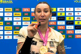 Osasco é campeão, e Tifanny desabafa: “Vai ter campeã trans da Superliga, sim” Osasco é campeão, e Tifanny desabafa: “Vai ter campeã trans da Superliga, sim”