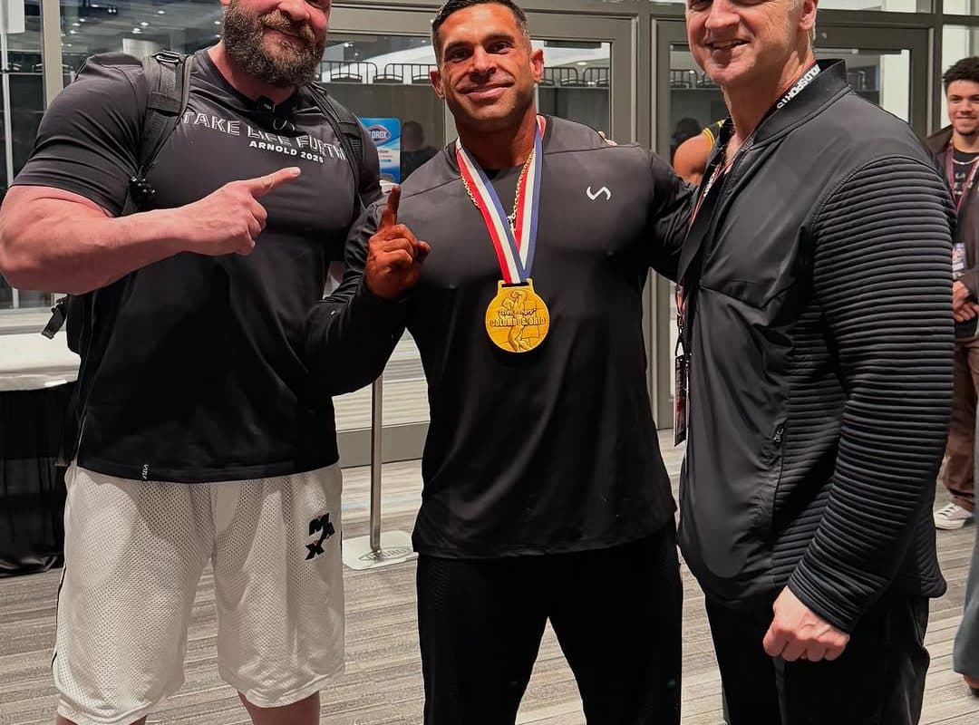 Brasil é campeão do Arnold Classic Ohio 2025 com Fabrício Pacholok como treinador de Derek Lunsford
