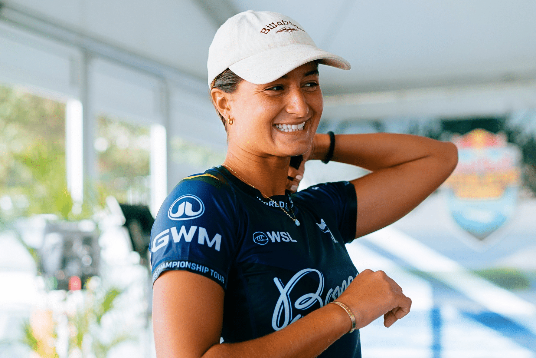 Luana Silva derruba líder do ranking e atinge feito inédito em sua carreira na WSL