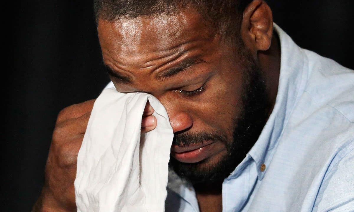 Jon Jones: “Tomei morfina após essa luta no UFC. Minha mãe até chorava ao me ver”