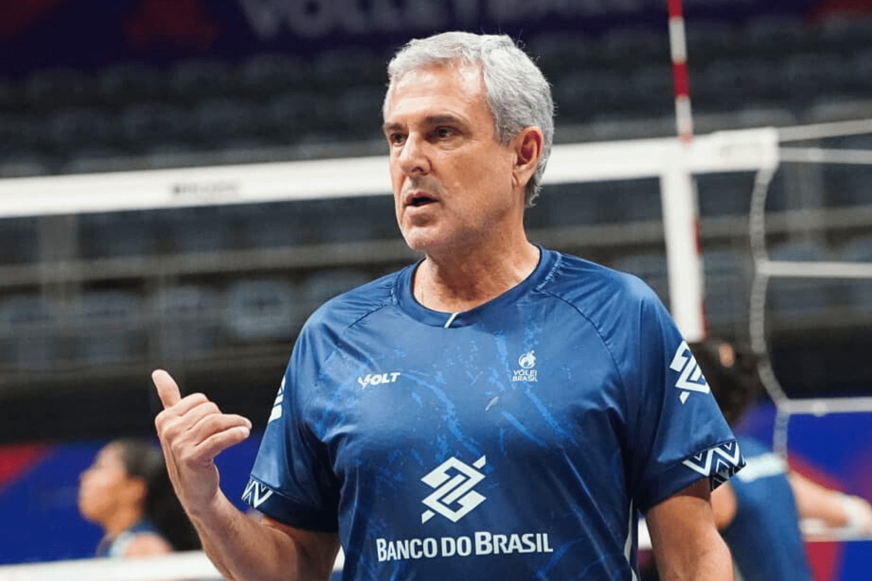 “Chegou com um edema”, Zé Roberto revela dois desfalques do Brasil para a VNL no Rio
