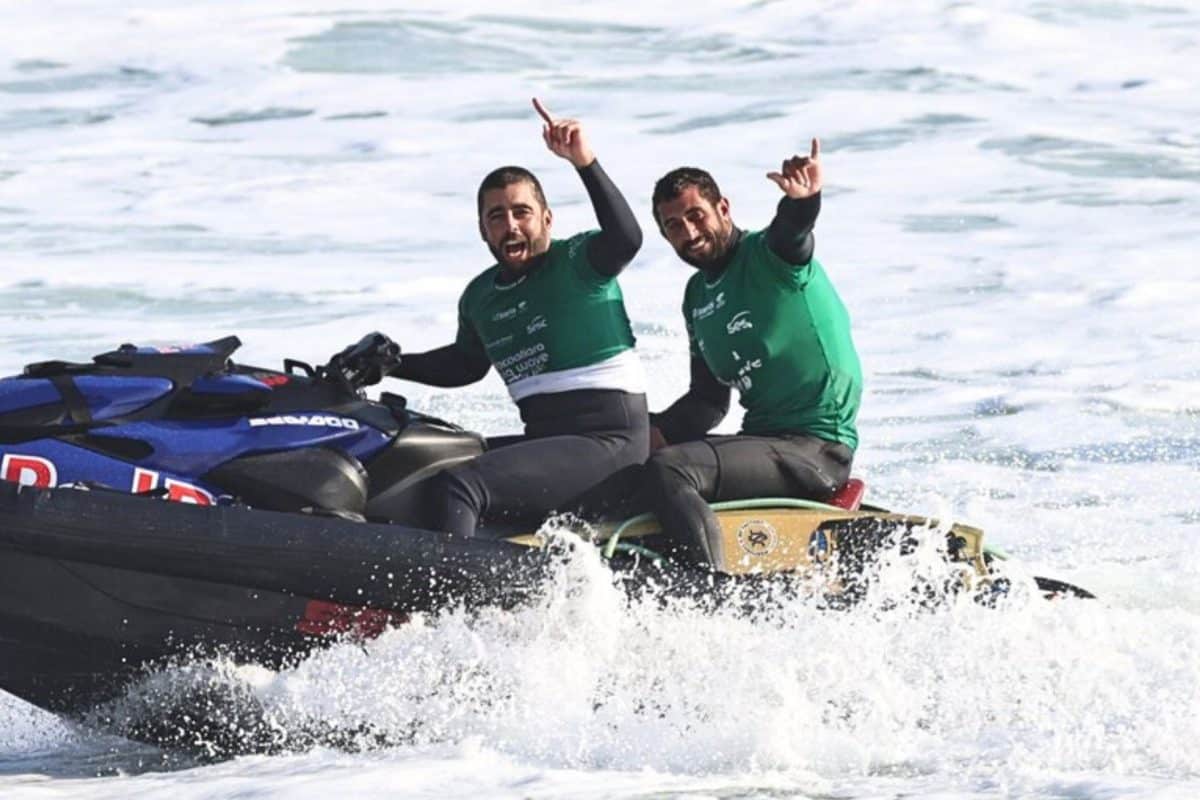 “Era feio”, Pedro Scooby e Lucas Chumbo superam lesão e são campeões nas ondas gigantes