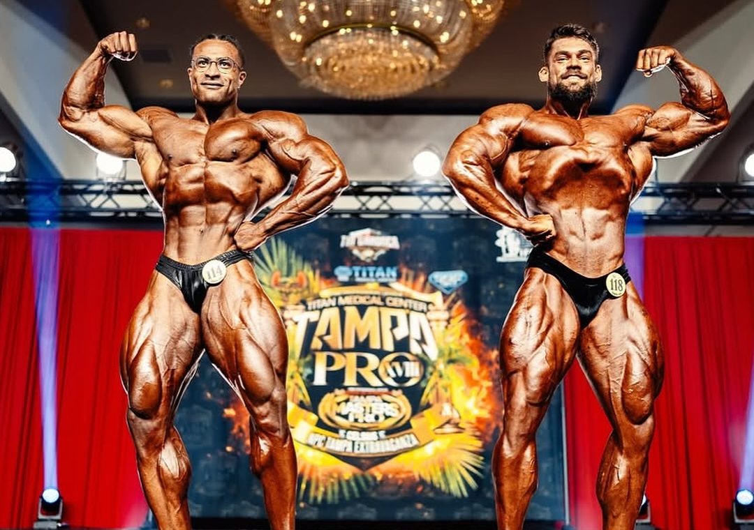 VICE-CAMPEÃO! Top 9 no Mr. Olympia, Matheus Menegate é derrotado no Tampa Pro 2025; Brasil tem 3 campeões