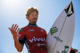 Yago Dora pode garantir a primeira colocação da WSL mesmo sem surfar nas oitavas em Teahupo’o