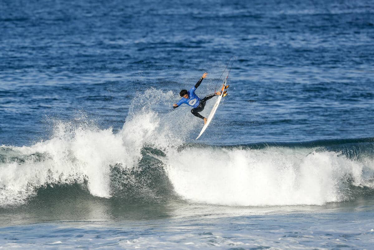 Aos 21 anos, Yago Dora surpreendeu o mundo ao eliminar Medina e outros 2 campeões da WSL