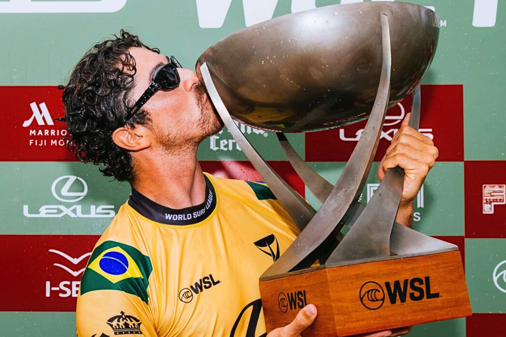 30 mil dólares? Descubra se Yago Dora precisou pagar pelo troféu de campeão mundial da WSL