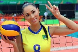Bicampeã olímpica, Jaqueline anuncia retorno ao vôlei e vai jogar na Superliga Feminina