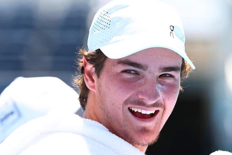 HISTÓRICO! João Fonseca atropela Davidovich Fokina, é campeão em Basel e dispara no ranking da ATP