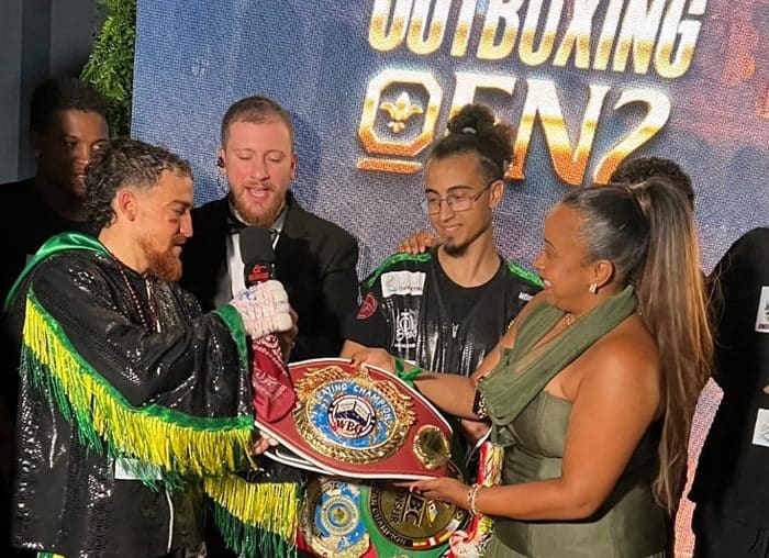 Brasileiro é campeão internacional de boxe da WBO no Outboxing Fight Night 2 em São Paulo