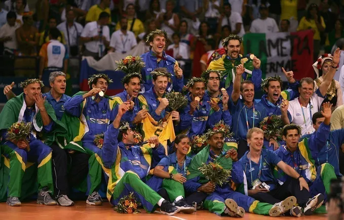 Brasil campeão olímpico de vôlei masculino em Atenas 2004