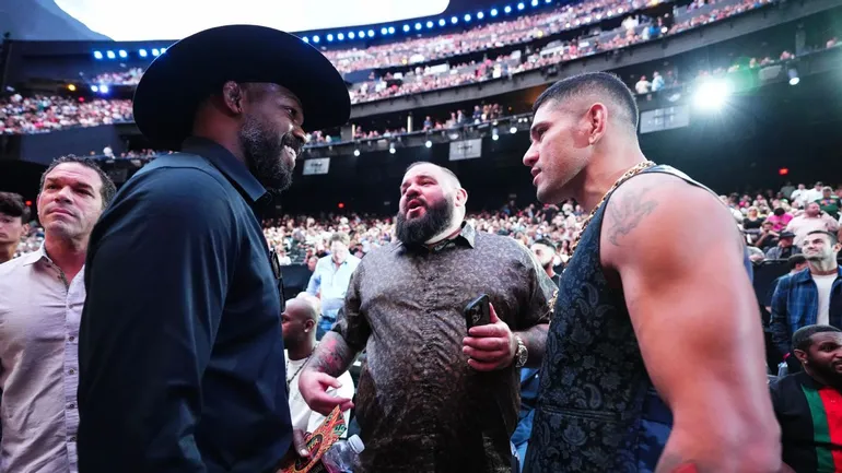 Jon Jones fala a verdade sobre enfrentar Alex Poatan e impõe condição única