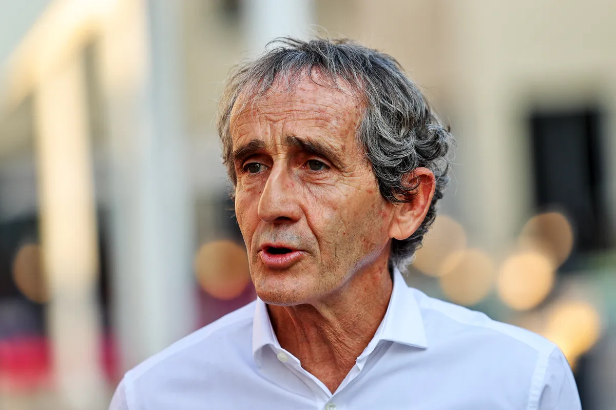 Alain Prost no Grande Pr&ecirc;mio de Abu Dhabi 2021 (Iconsport)