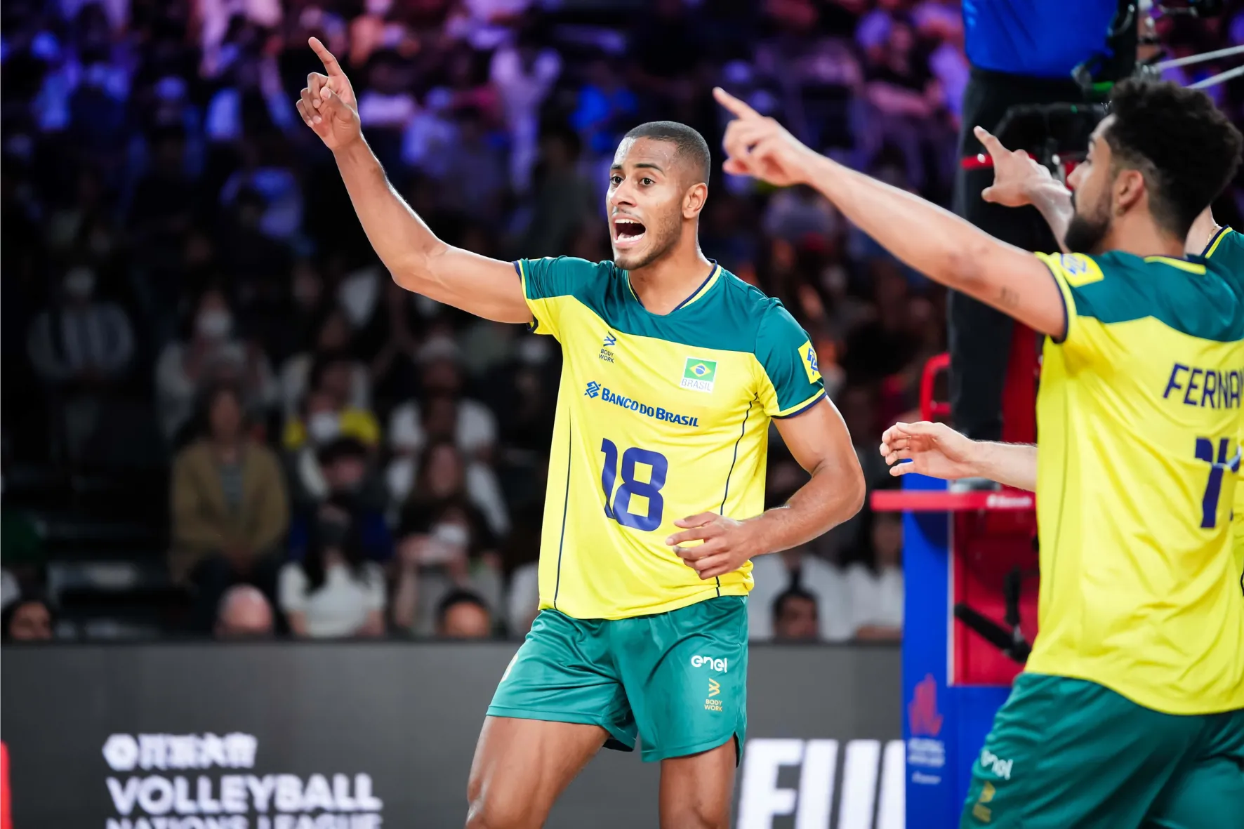 Lucarelli toca na ferida e expõe Darlan nas redes sociais: "É ele porque..."