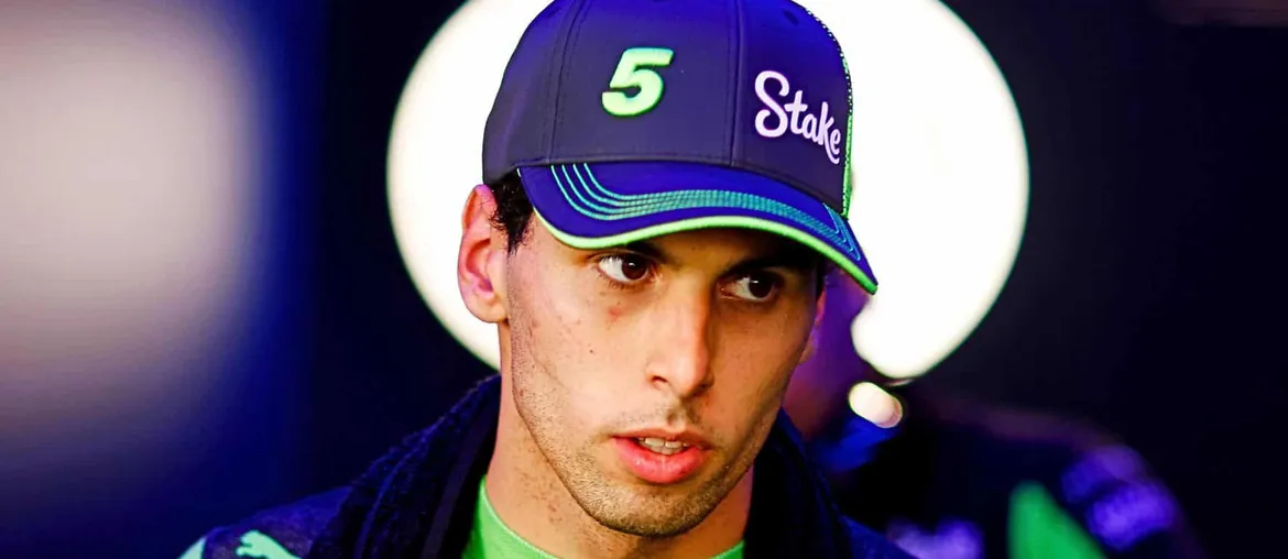 (Vídeo) Gabriel Bortoleto fica pistola após sair de treino sem completar uma volta