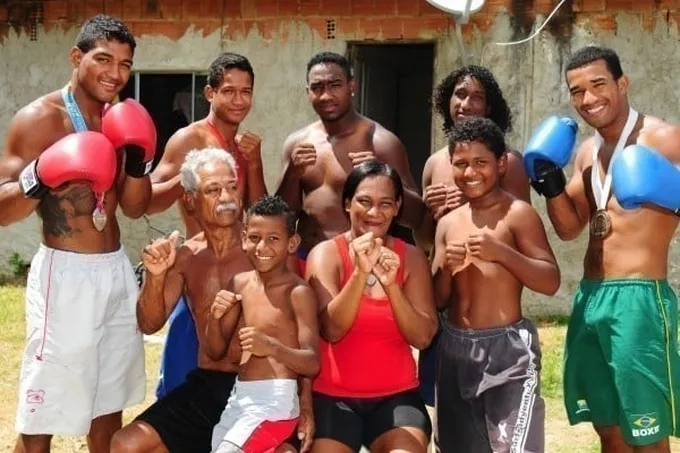 Esquiva Falcão, Yamaguchi Falcão, Touro Moreno e família