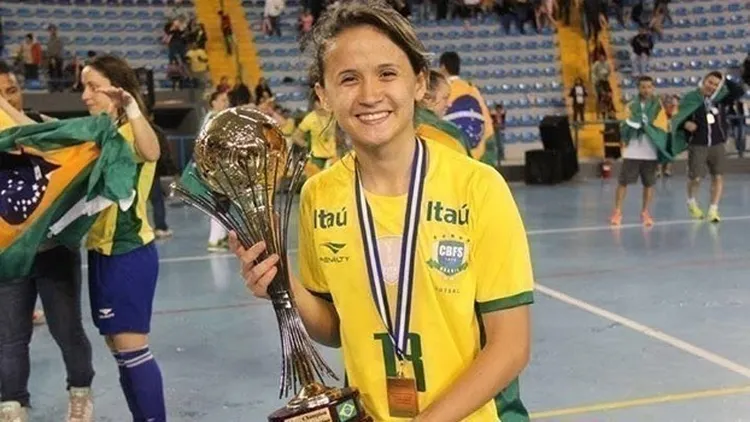 Amandinha melhor jogadora de futsal do mundo