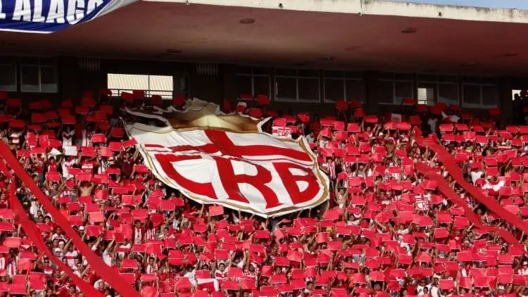 O CRB não tem a maior torcida do Nordeste mas a de Alagoas com certeza