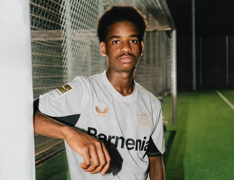 Camisa Bayer Leverkusen (segunda, reserva) (2024-25)