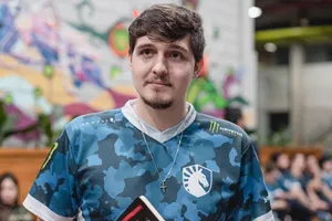 Silence destaca importância da PROFISSIONALIZAÇÃO nos e-sports