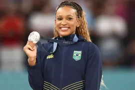 Rebeca Andrade e Isaquias Queiroz podem atingir feito impressionante nas Olimpíadas e ultrapassar grandes ídolos brasileiros