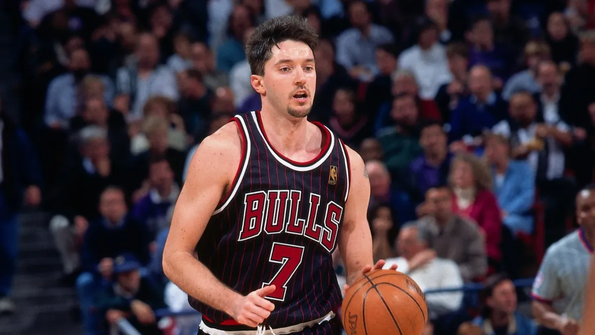 Os 15 melhores jogadores estrangeiros da hist&oacute;ria da NBA [2024]