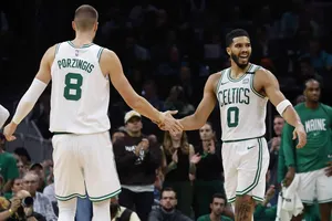 Jayson Tatum desbanca LeBron e é o melhor ala da NBA 2023/24