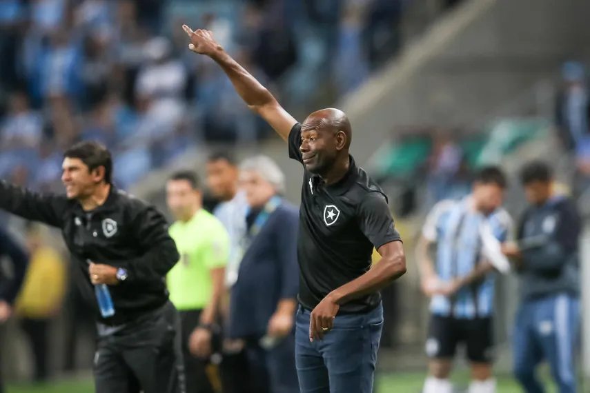 Cláudio Caçapa Botafogo