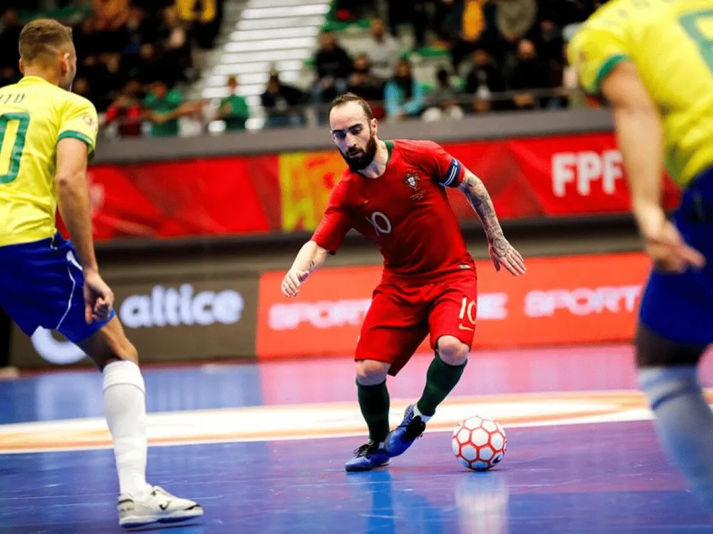 Ricardinho possui 6 prêmios da UMBRO Futsal Awards