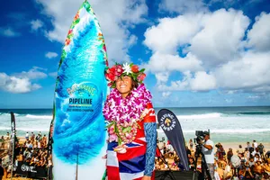 Moana Jones Wong surpreende e vence Billabong Pro Pipeline