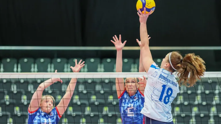 Tifanny segue sem libera&ccedil;&atilde;o da CBV no prazo de inscri&ccedil;&atilde;o da Superliga
