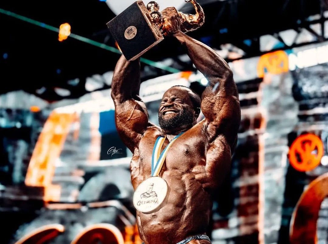 8 motivos que fizeram Samson Dauda ser campeão do Mr. Olympia 2024