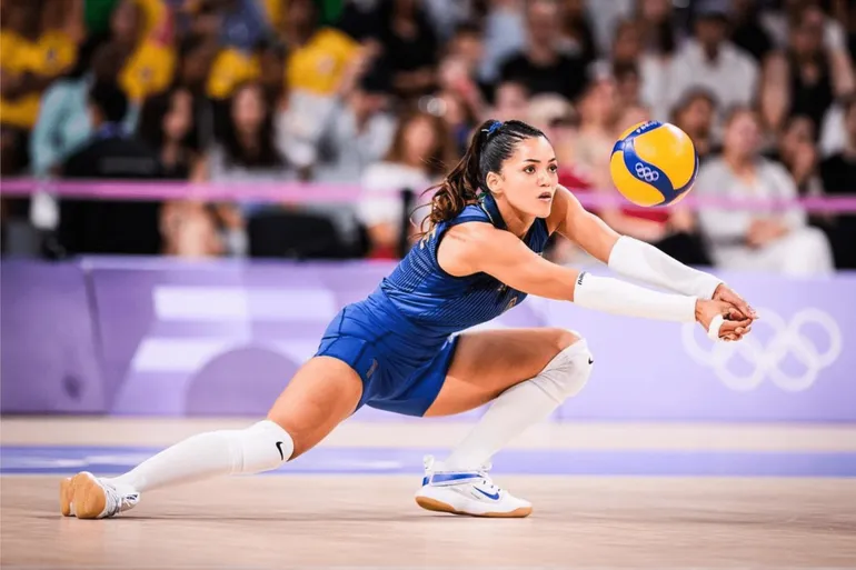 Nyeme foi a l&iacute;bero principal do Brasil em Paris 2024 (Volleyball World)
