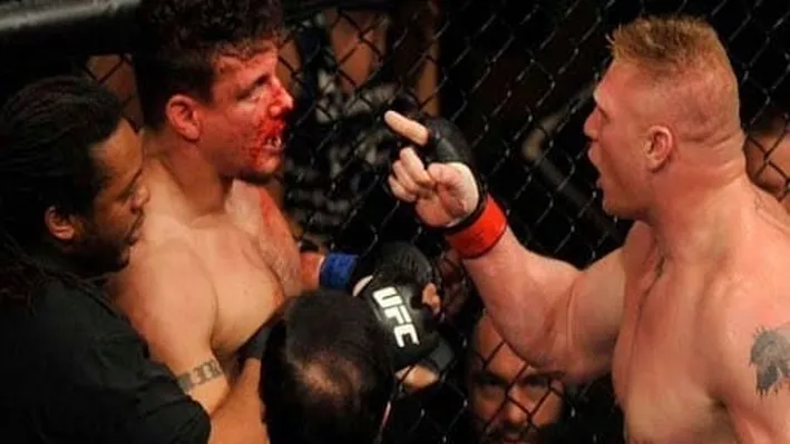 Brock Lesnar e Frank Mir no UFC 100