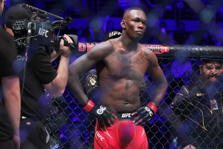 A aposta de Israel Adesanya em Alex Poatan x Jiri Prochazka no UFC 295 foi revelada