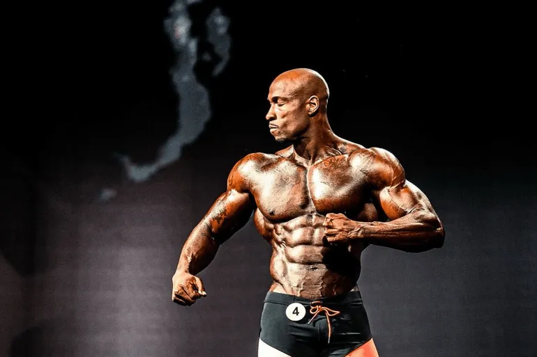 Campeão do Mr. Olympia 2022, polêmico Erin Banks anuncia aposentadoria