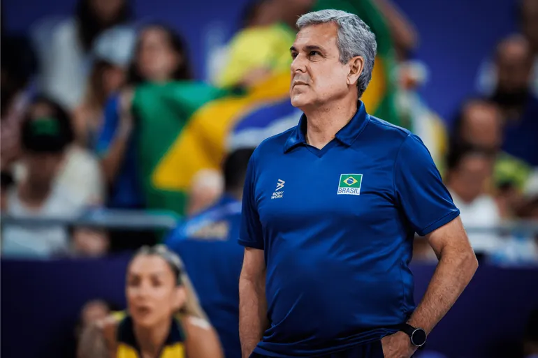 Jos&eacute; Roberto Guimar&atilde;es durante a Ol&iacute;mpiada de Paris 2024 (Volleyball World)