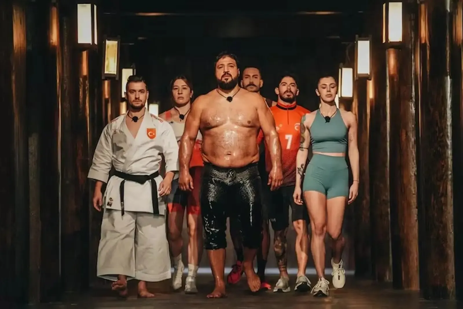 Representando a equipe da Turquia está o tetracampeão de luta livre Recep Kara — Foto: Divulgação/Netflix