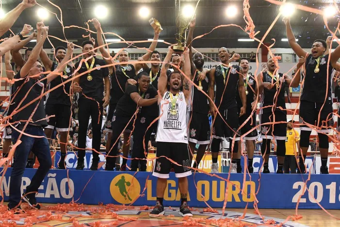 Corinthians campe&atilde;o da Liga Ouro de basquete 2018