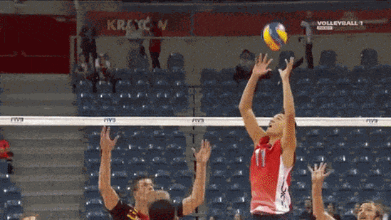 Ataque com cortada no voleibol