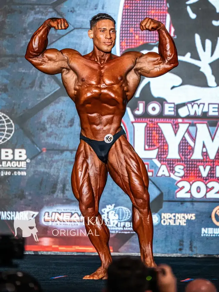(FOTOS EM 4K) Ramon Dino rouba a cena nas prévias do Mr. Olympia 2025; veja apresentação