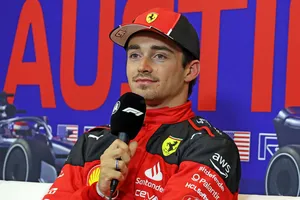 Charles Leclerc responde FECHADA que levou de Verstappen na Sprint da F1 e SURPREENDE