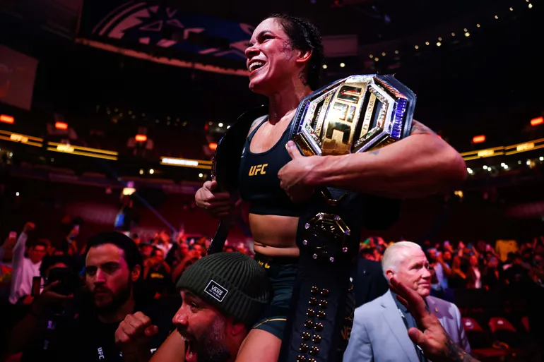 Top 10 melhores lutadoras da história do UFC (2025)