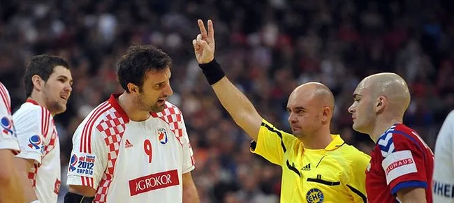 Árbitros de handebol