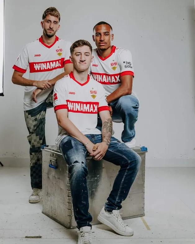 Camisa Stuttgart (titular) (2024-25)