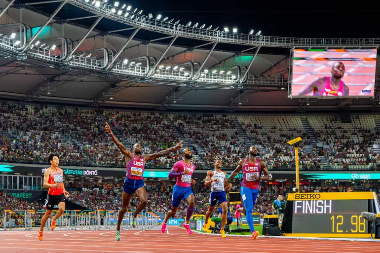 Membro do Mundial de Atletismo é demitido por tatuagem nazista