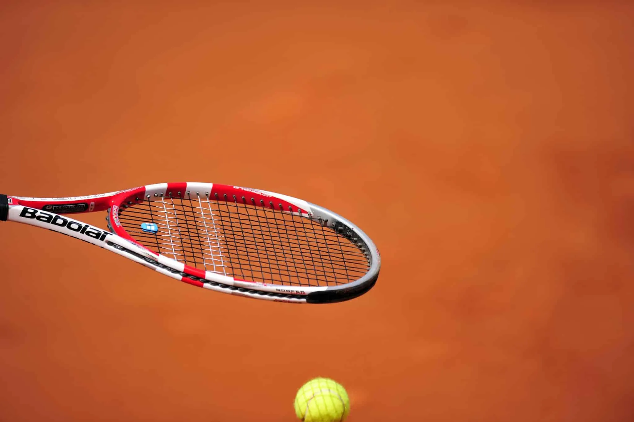 Como jogar tênis: equipamentos, regras e dicas ([auto_last_update format="Y" before=""])