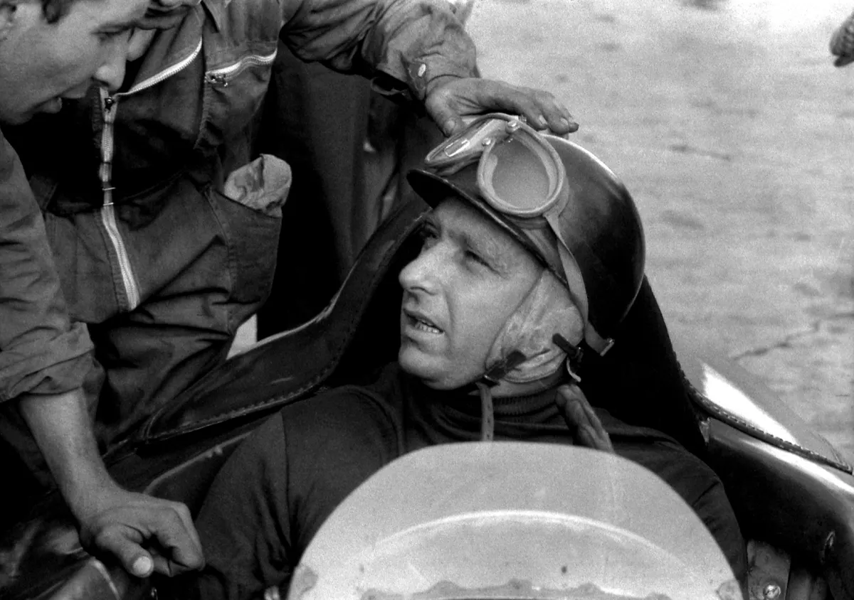 Juan Manuel Fangio no Grande Prêmio da Alemanha 1956 (Iconsport)